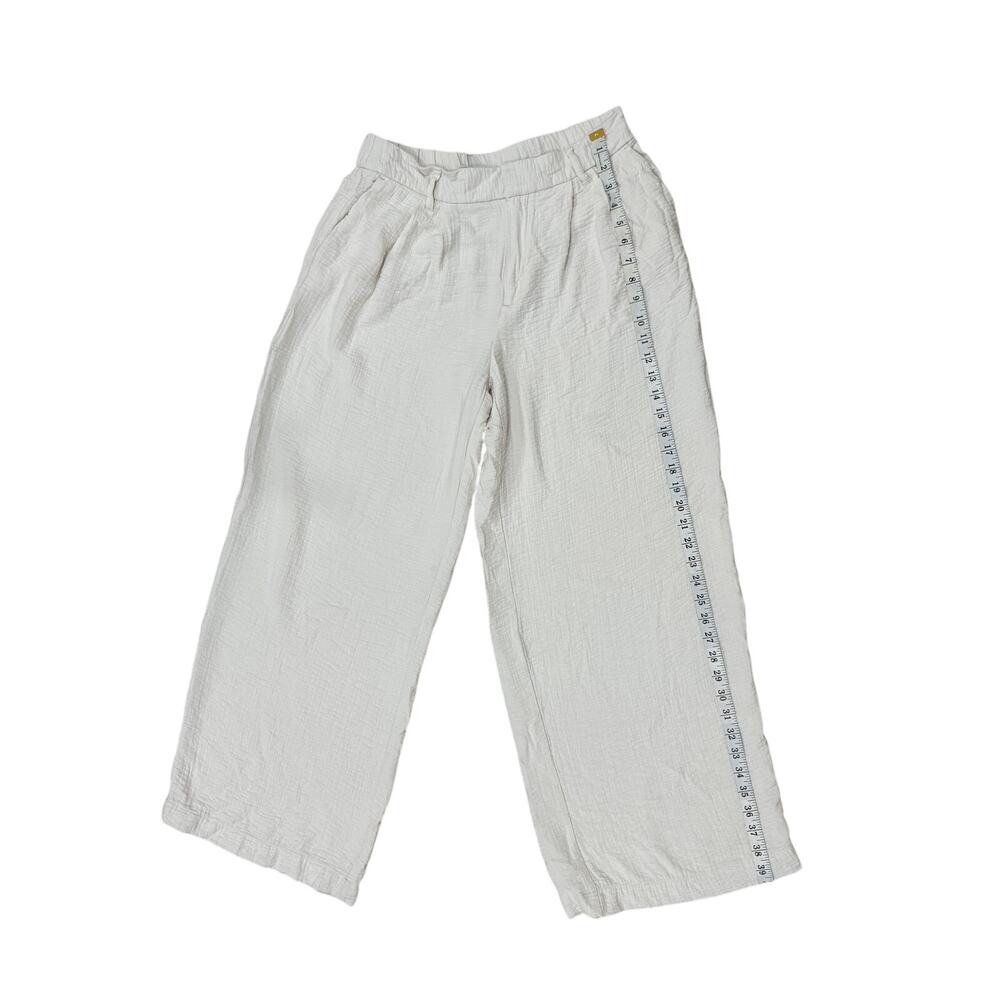 A new day Women's White Pant size 10 and sleeveless top size M